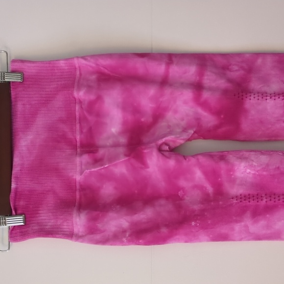 Free People Movement Good Karma tie dye high rise pink yoga 7/8  leggings M/L - Picture 6 of 8